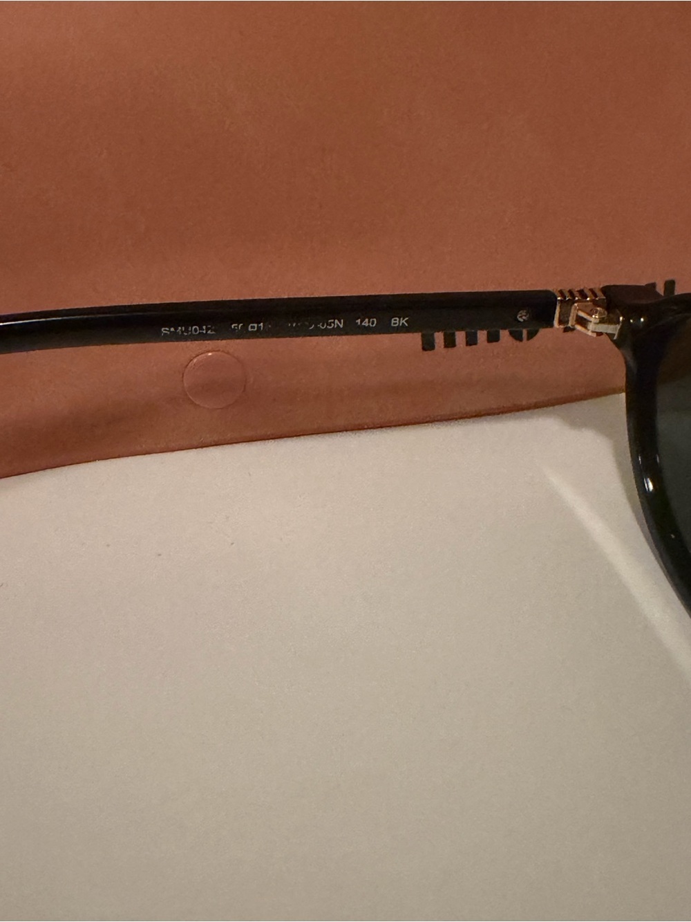 Sunglasses - Picture 4 of 5